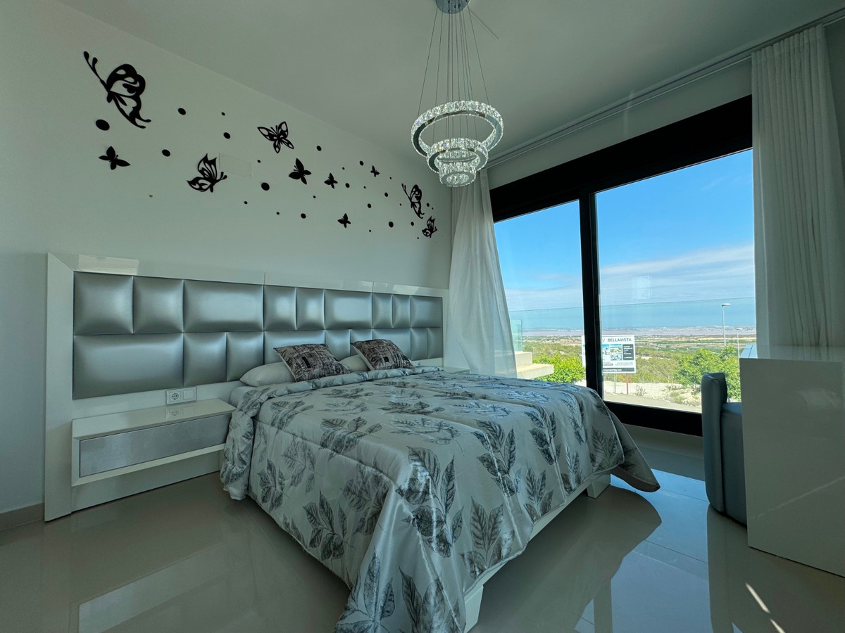 Vrijstaande villa met 5 Slaapkamers in  San Miguel de Sal... - Image 12