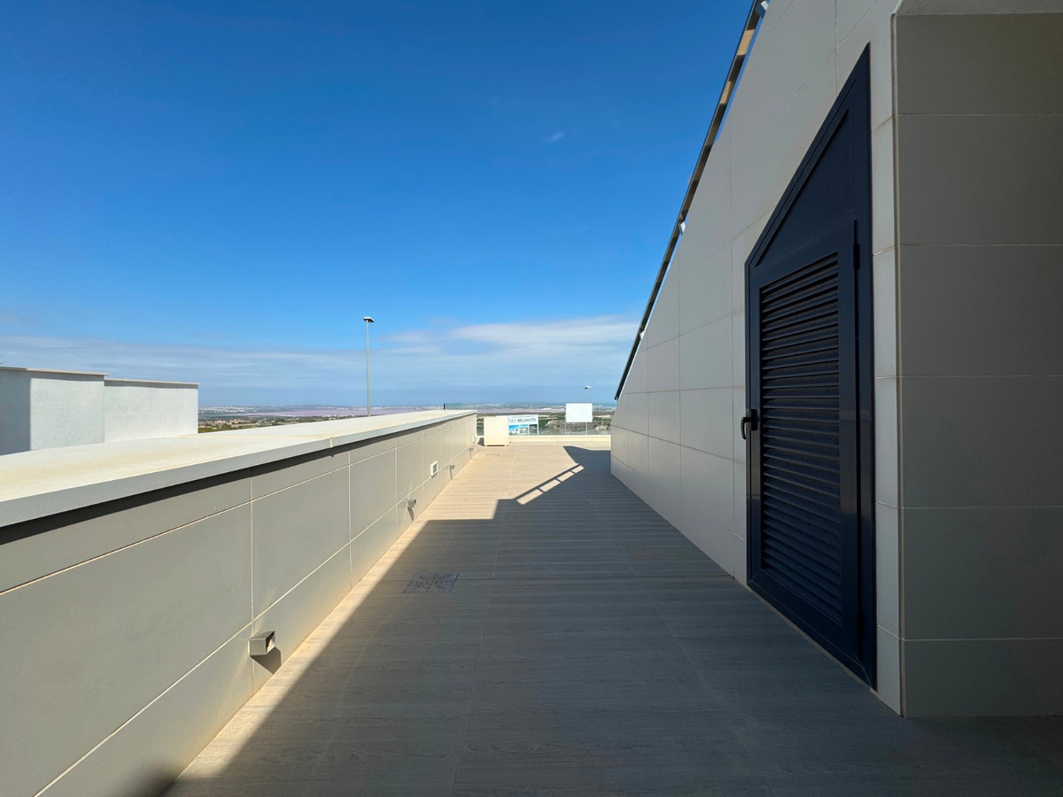 Vrijstaande villa met 5 Slaapkamers in  San Miguel de Sal... - Image 17