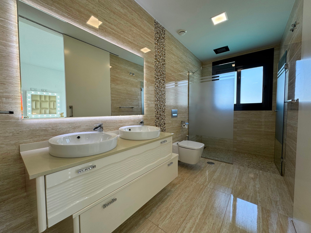 Vrijstaande villa met 5 Slaapkamers in  San Miguel de Sal... - Image 6