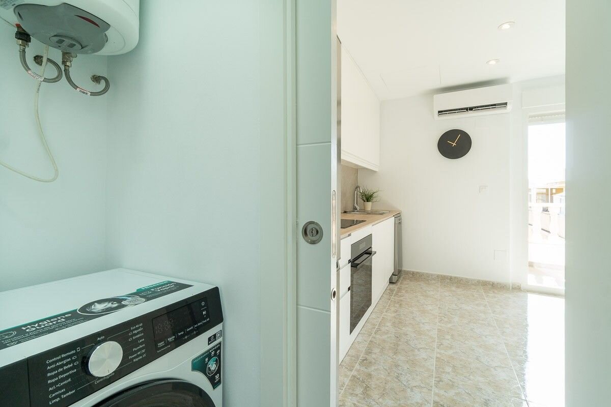 2-Bedroom Apartment in La Mata Pueblo, Torrevieja - Image 17