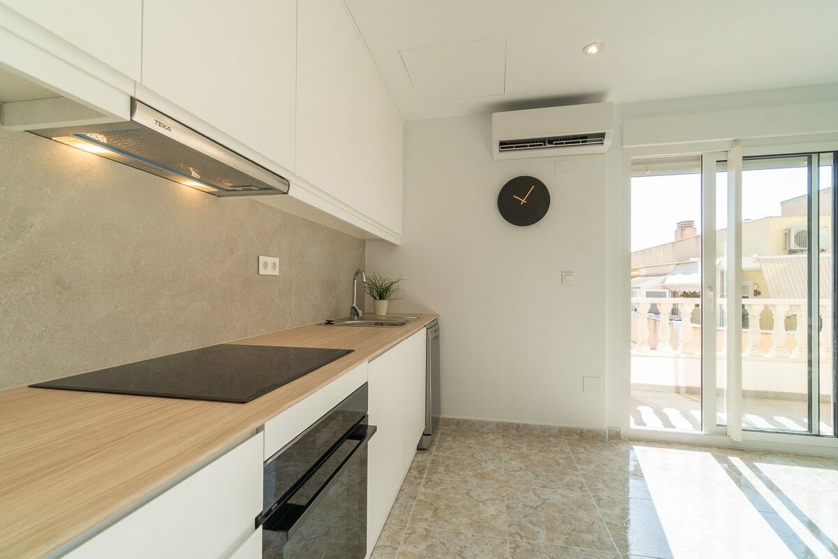 2-Bedroom Apartment in La Mata Pueblo, Torrevieja - Image 18