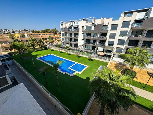 Apartamento de 2 Dormitorios en Las Filipinas, Orihuela Costa