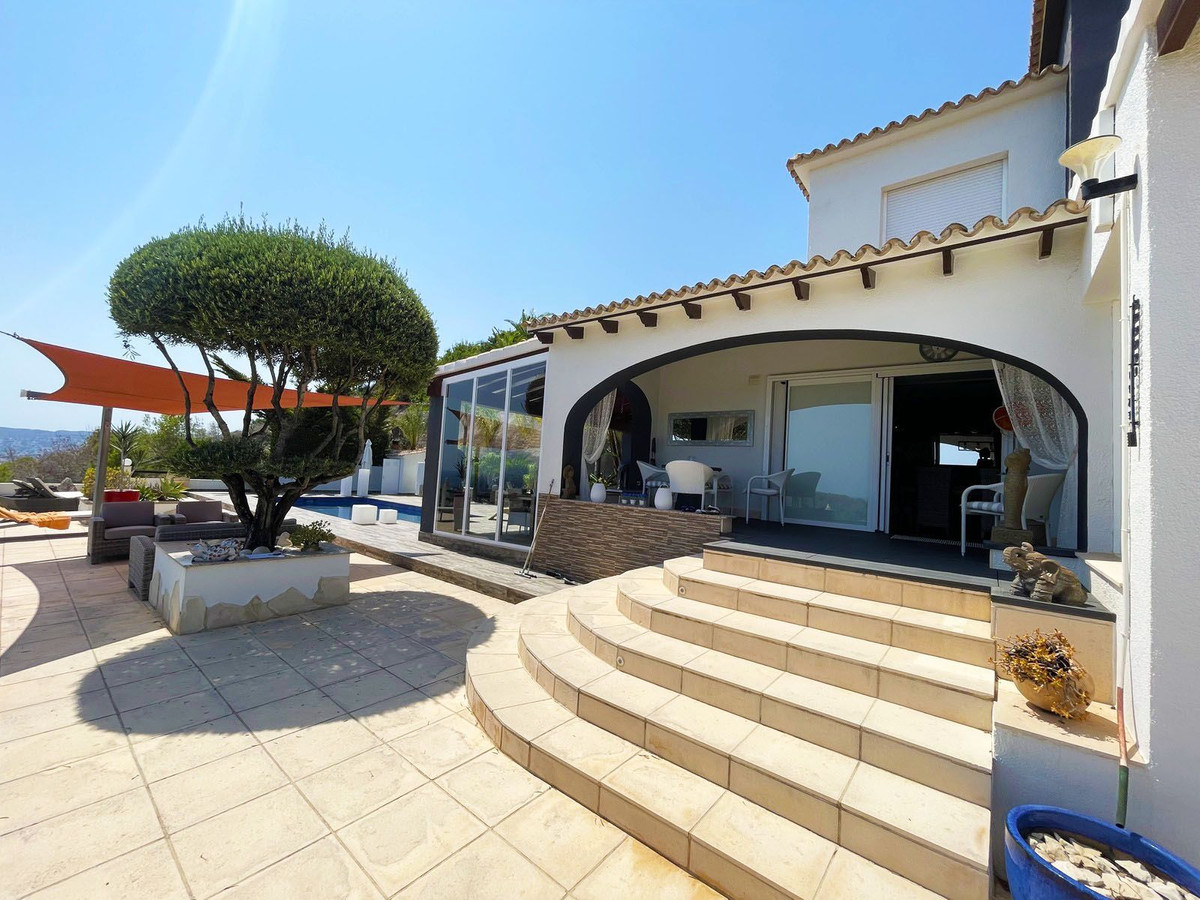 3-Bedroom Detached House in  Calpe | Sunny Casas - Costa ... - Image 15