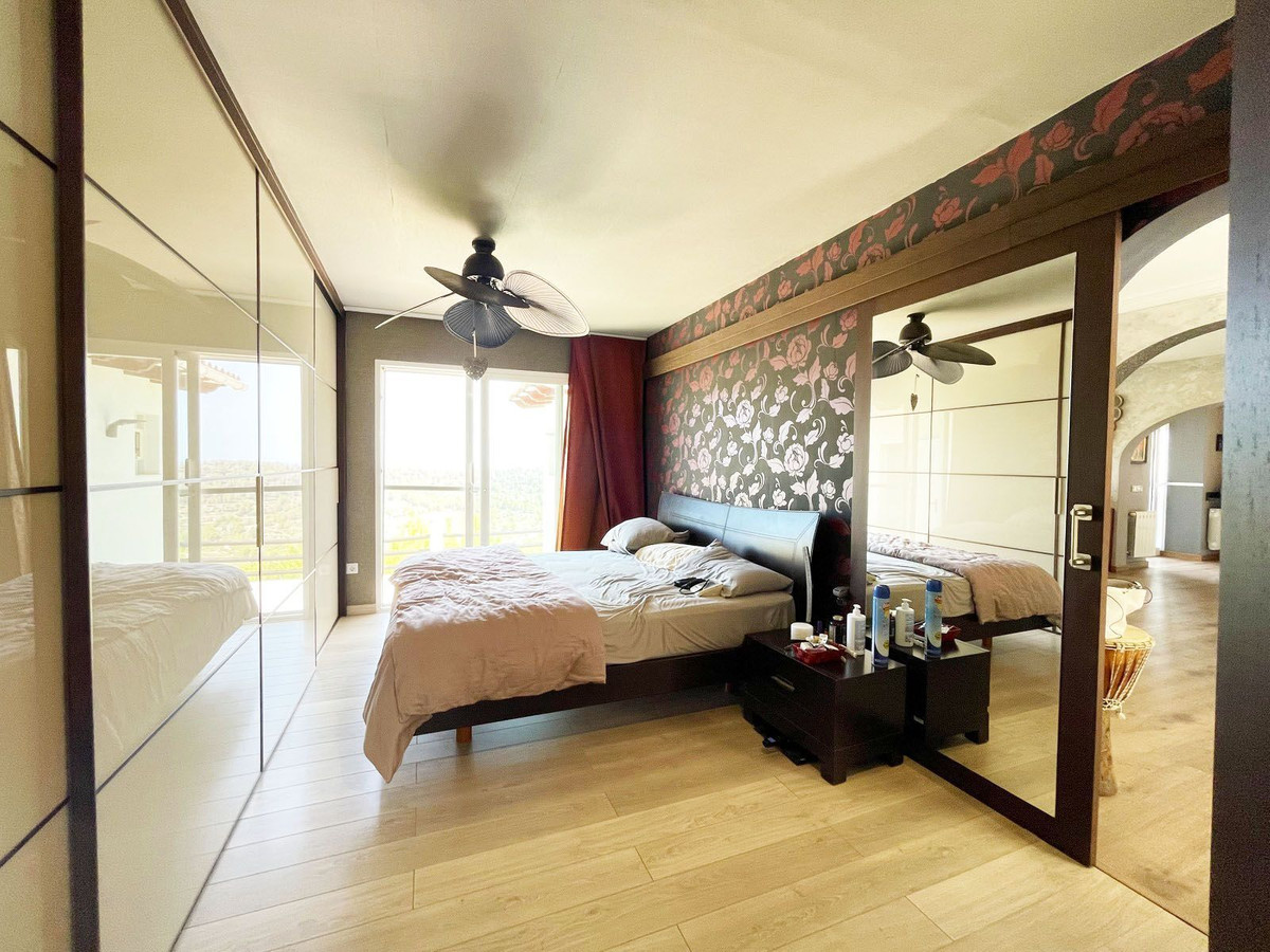 3-Bedroom Detached House in  Calpe | Sunny Casas - Costa ... - Image 21