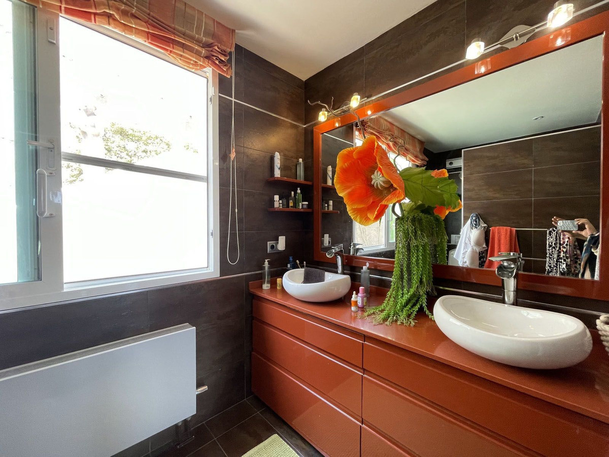 3-Bedroom Detached House in  Calpe | Sunny Casas - Costa ... - Image 22