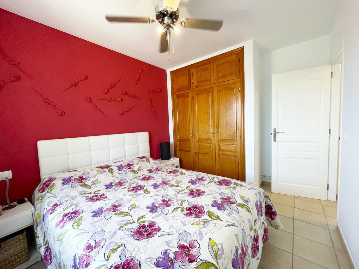 3-Bedroom Detached House in  Calpe | Sunny Casas - Costa ... - Image 24