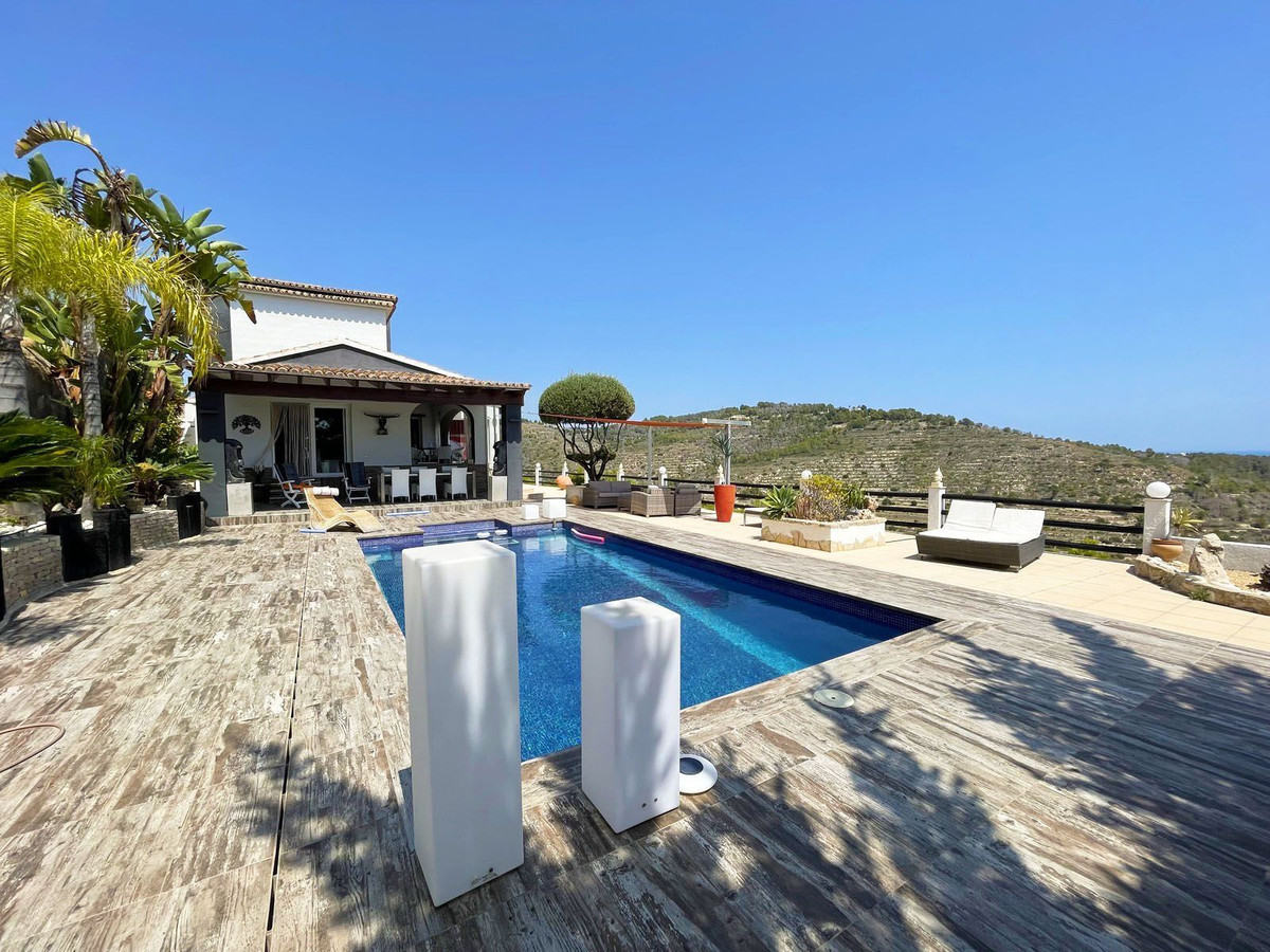 3-Bedroom Detached House in  Calpe | Sunny Casas - Costa ... - Image 7