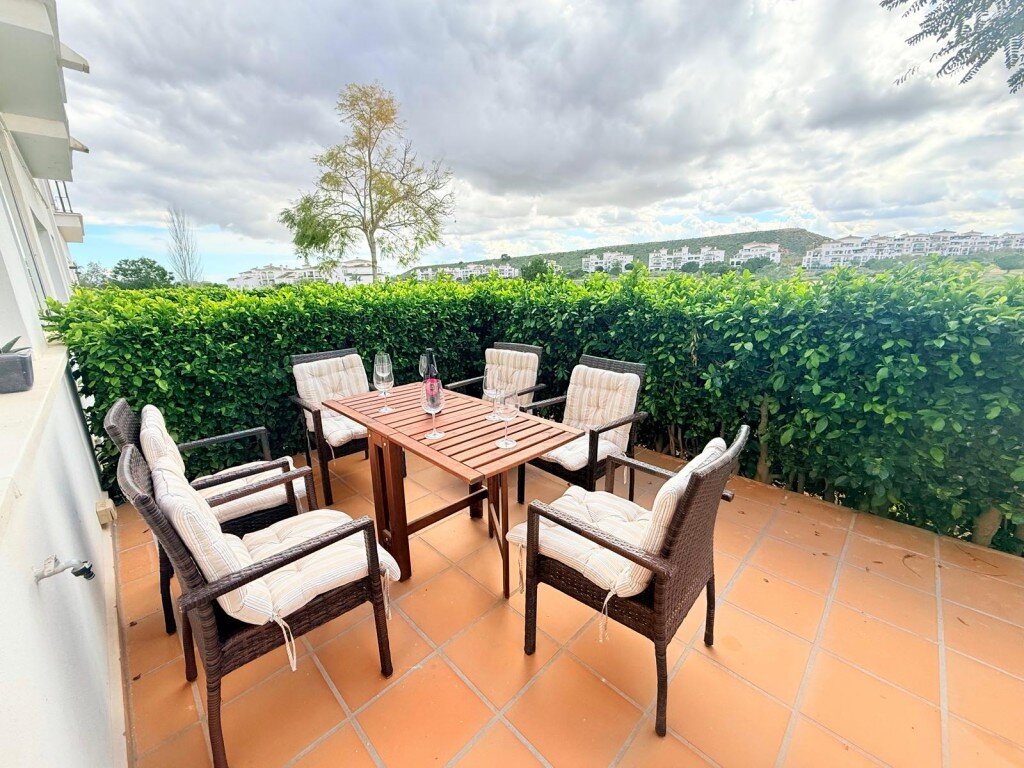 2-Bedroom Apartment in Sucina, Sucina - Image 11