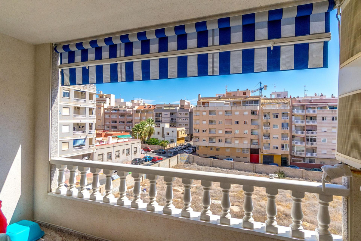 2-Bedroom Middle Floor Apartment in  Torrevieja | Sunny C... - Image 14