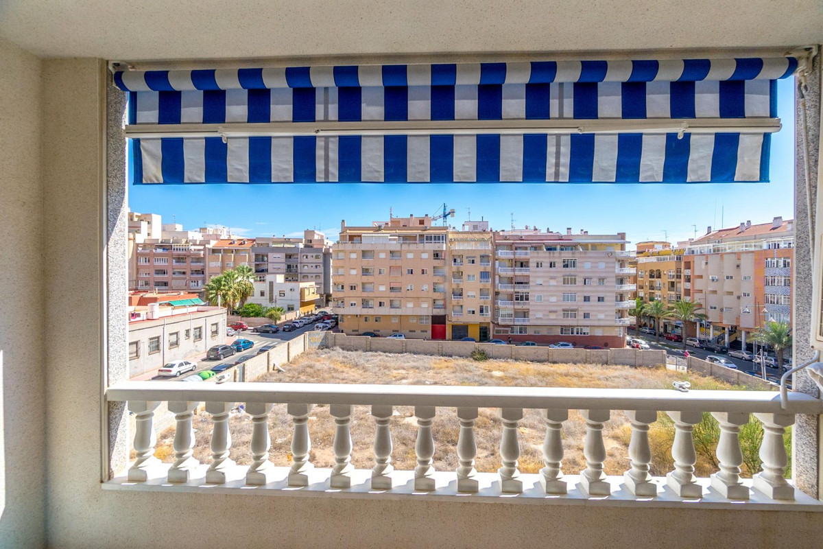 2-Bedroom Middle Floor Apartment in  Torrevieja | Sunny C... - Image 15