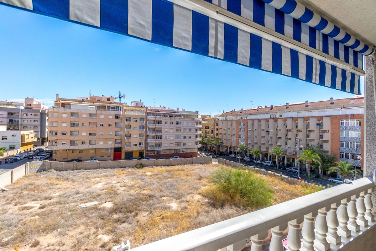 2-Bedroom Middle Floor Apartment in  Torrevieja | Sunny C... - Image 16