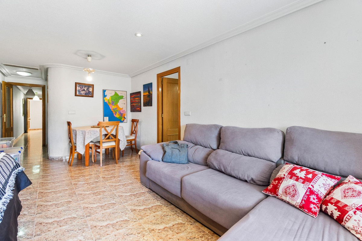 2-Bedroom Middle Floor Apartment in  Torrevieja | Sunny C... - Image 8