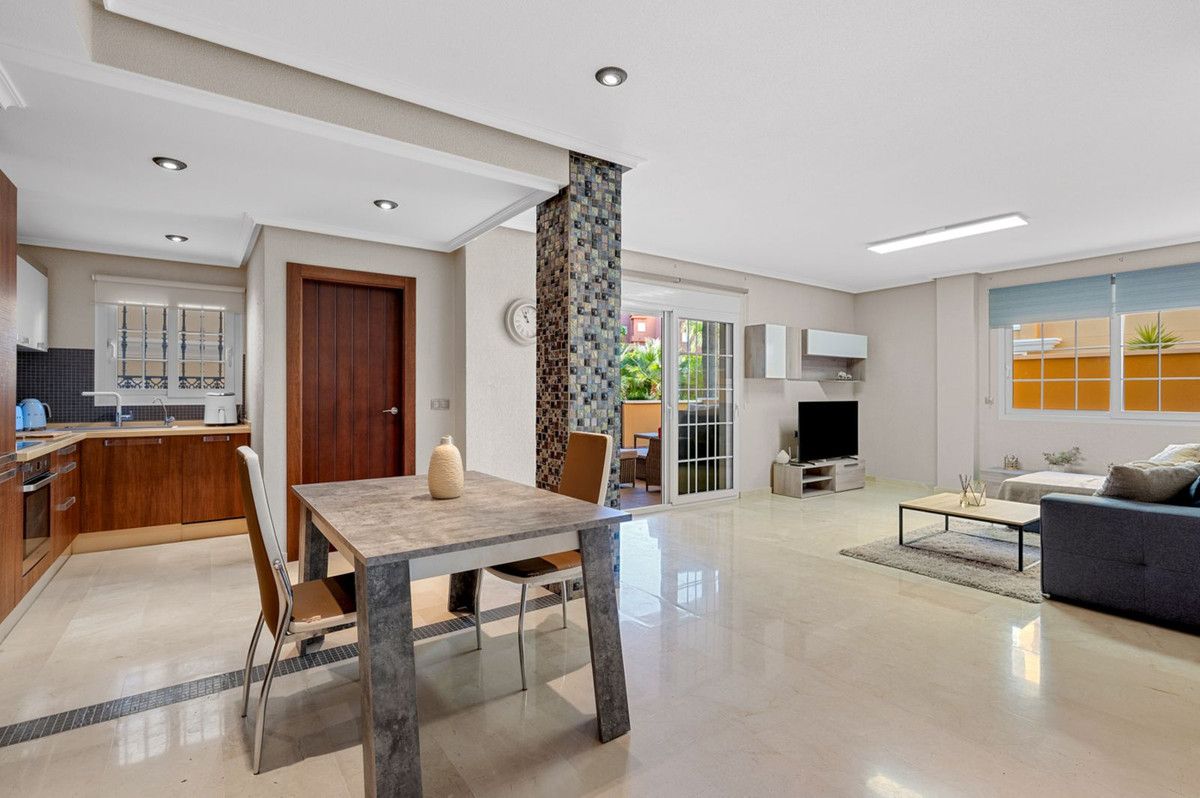 Apartment in Orihuela Costa - Image 11