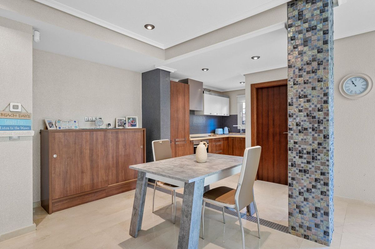 Apartment in Orihuela Costa - Image 14