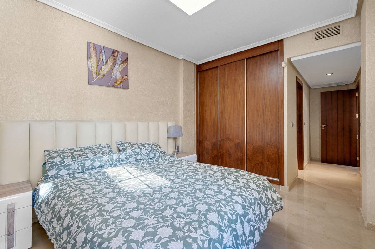 Apartment in Orihuela Costa - Image 16
