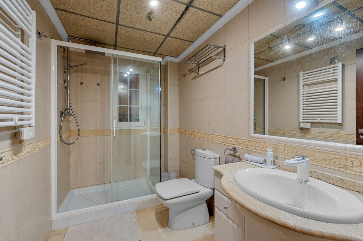 Apartment in Orihuela Costa - Image 22