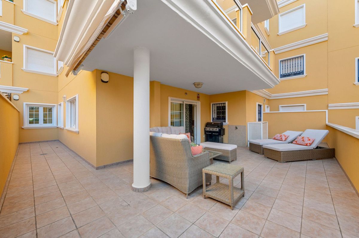 Apartment in Orihuela Costa - Image 23