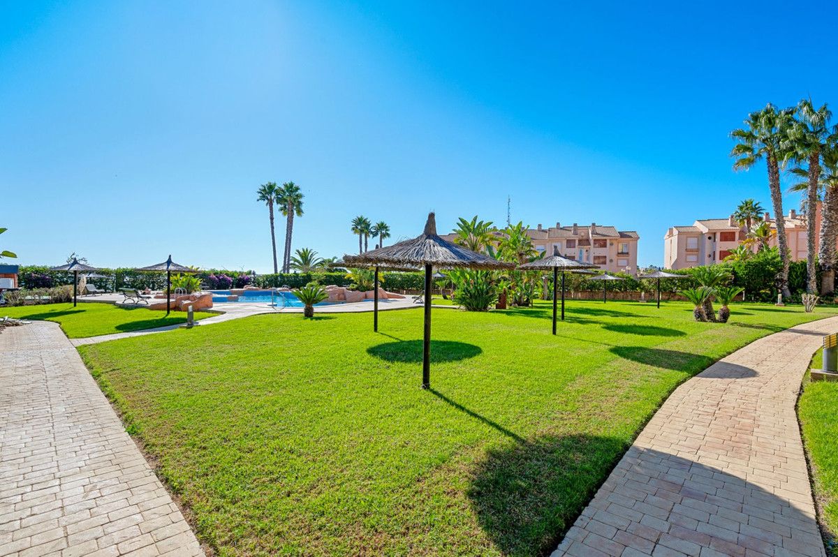 Apartment in Orihuela Costa - Image 29
