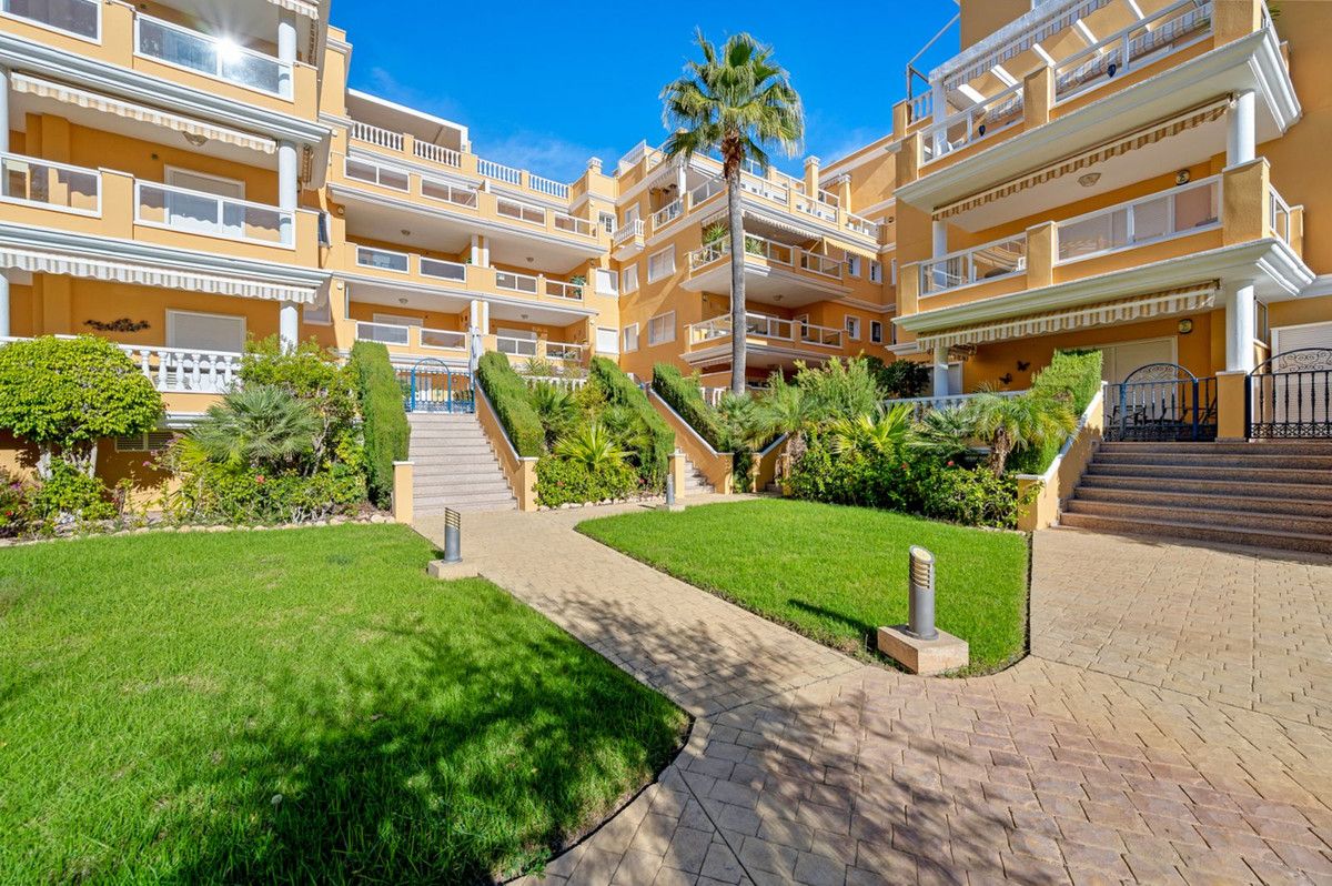 Apartment in Orihuela Costa - Image 4