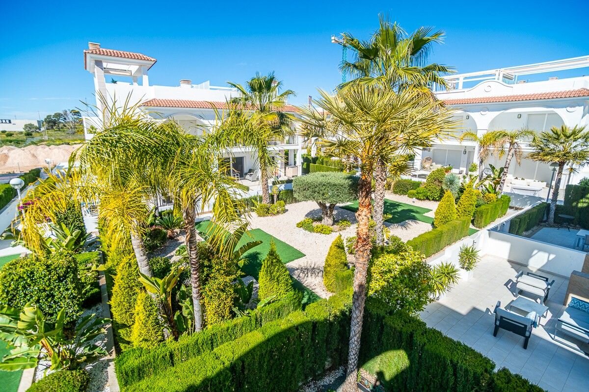 2-Bedroom Villa in Comunidad Valenciana, Almoradi - Image 24