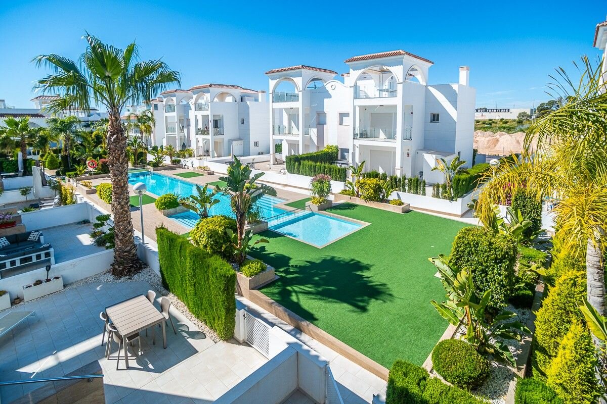 2-Bedroom Villa in Comunidad Valenciana, Almoradi - Image 25