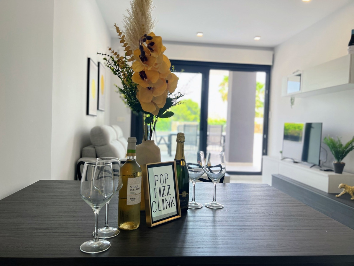 Benedenwoning met 2 Slaapkamers in Los Altos, Orihuela Co... - Image 11