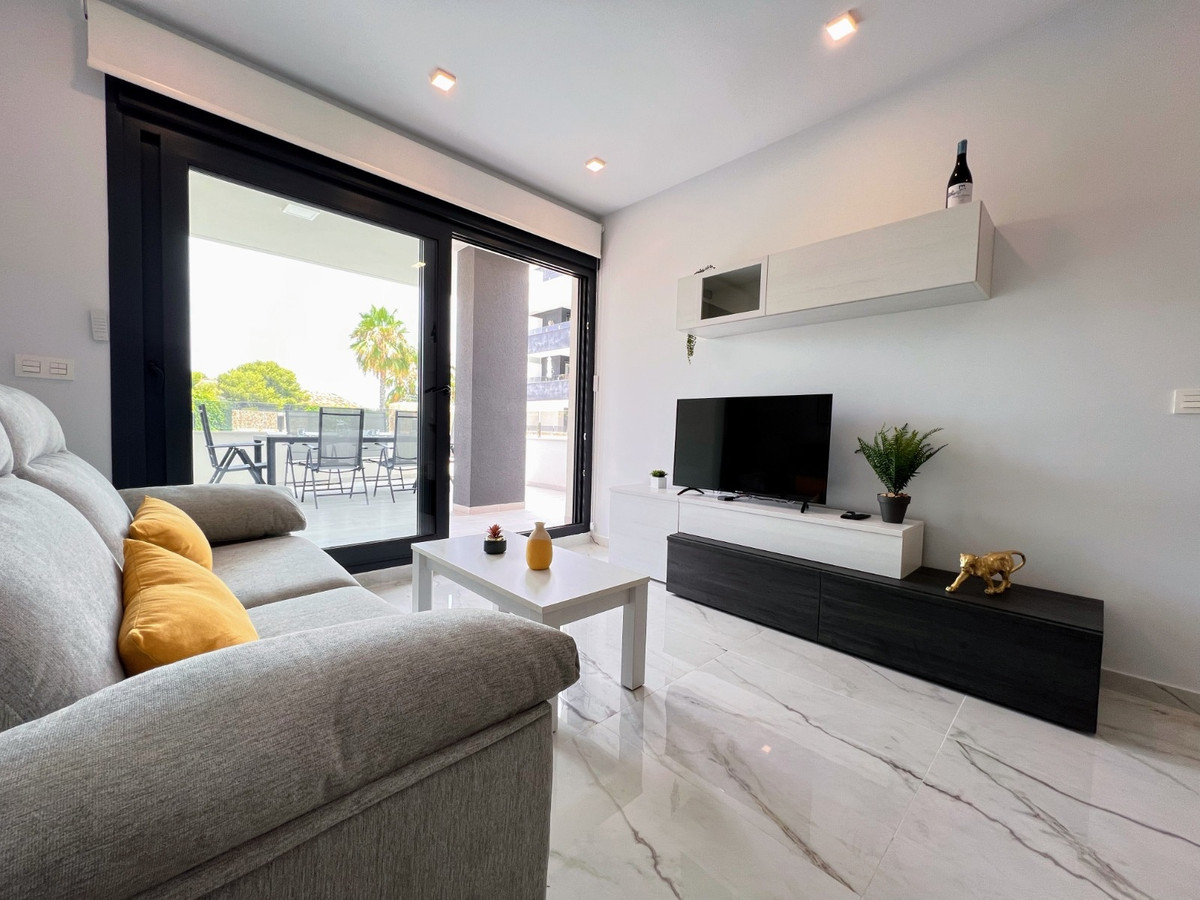 Benedenwoning met 2 Slaapkamers in Los Altos, Orihuela Co... - Image 12