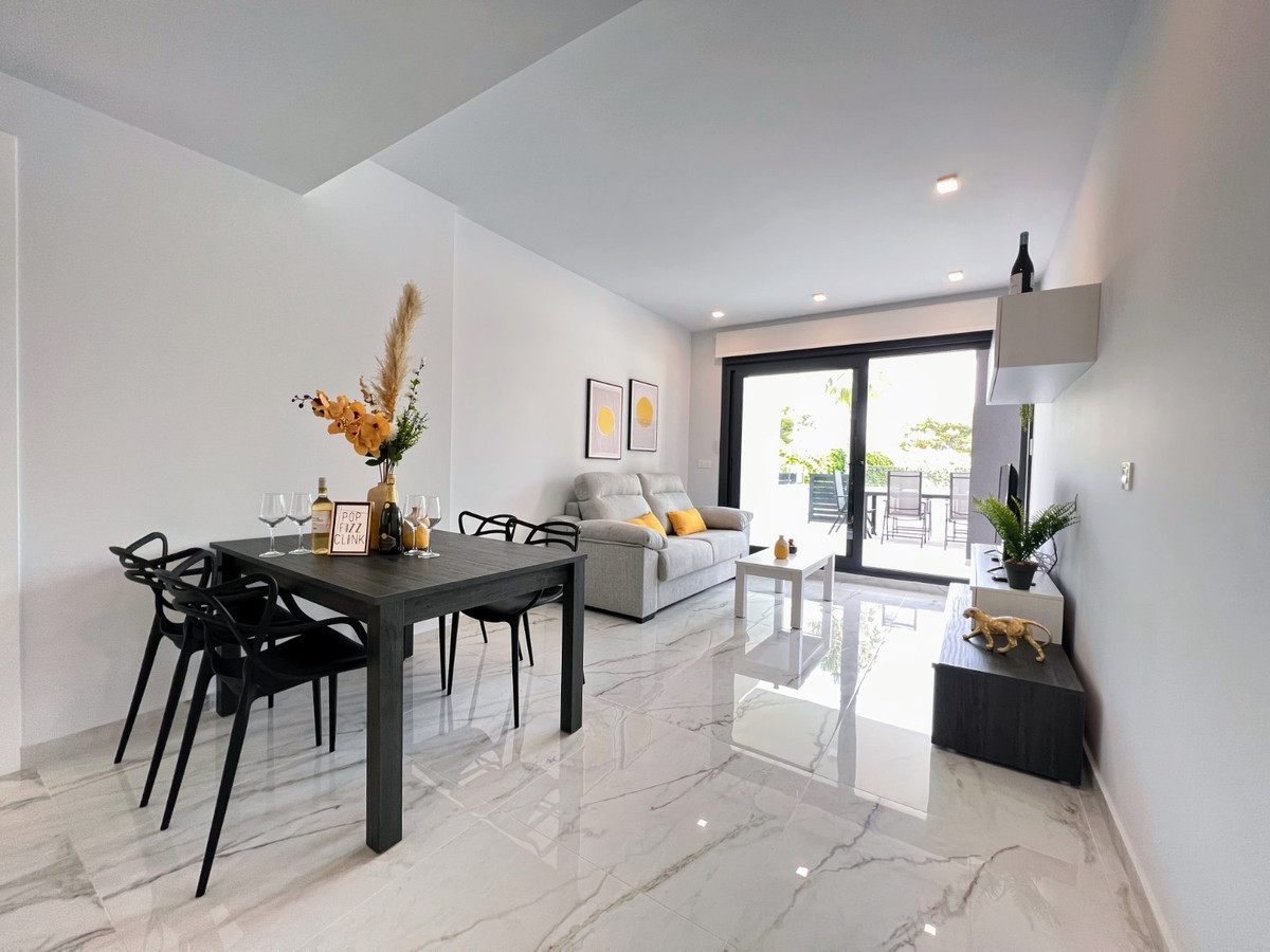 Benedenwoning met 2 Slaapkamers in Los Altos, Orihuela Co... - Image 5