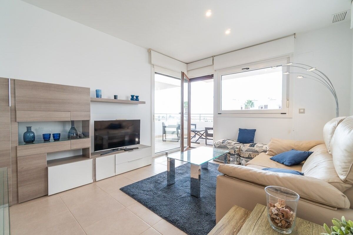 2-Bedroom Apartment in Lomas de Cabo Roig, Orihuela Costa - Image 11
