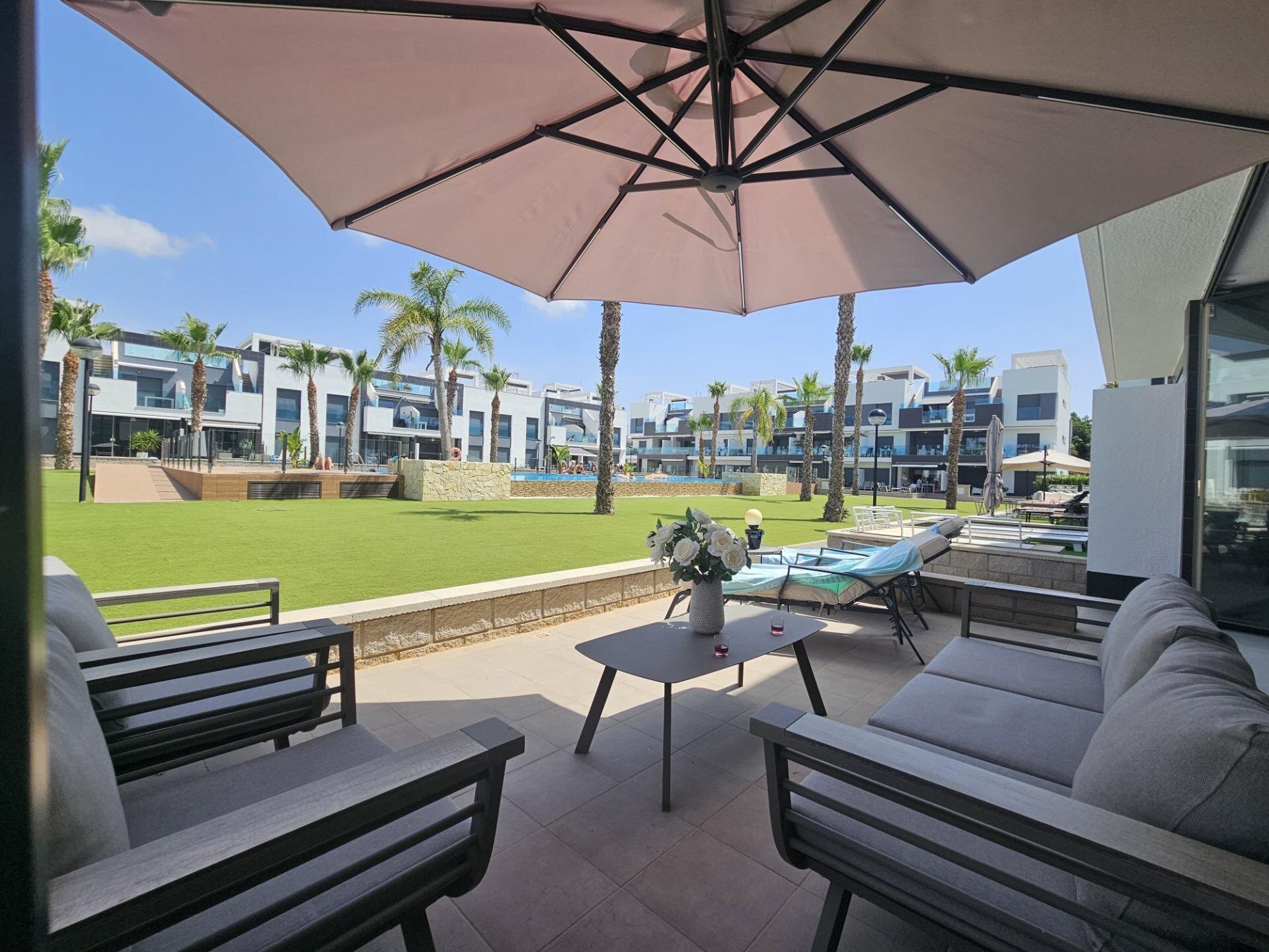 2-Bedroom Apartment in El Raso, Guardamar del Segura - Image 1