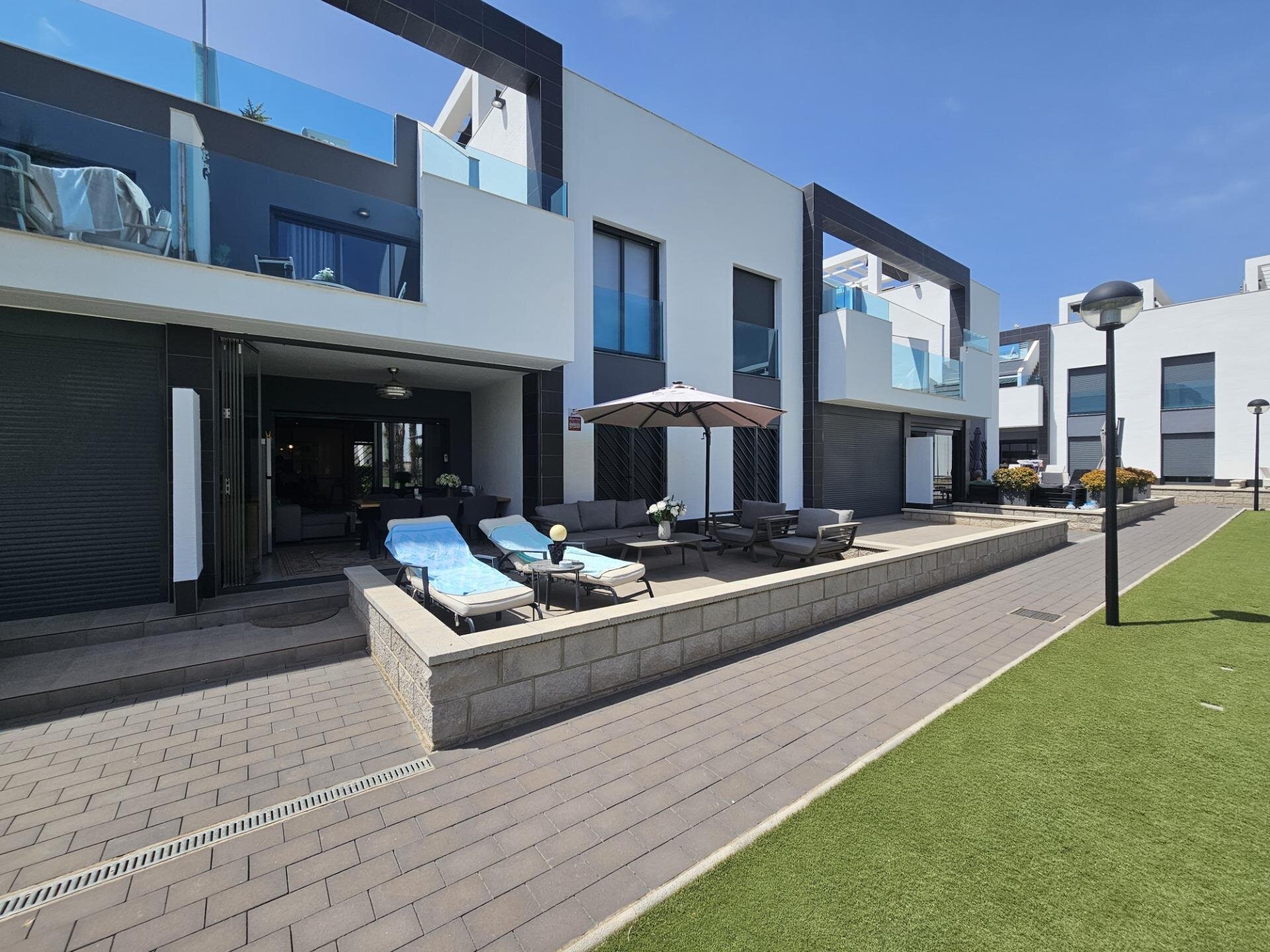 2-Bedroom Apartment in El Raso, Guardamar del Segura - Image 18