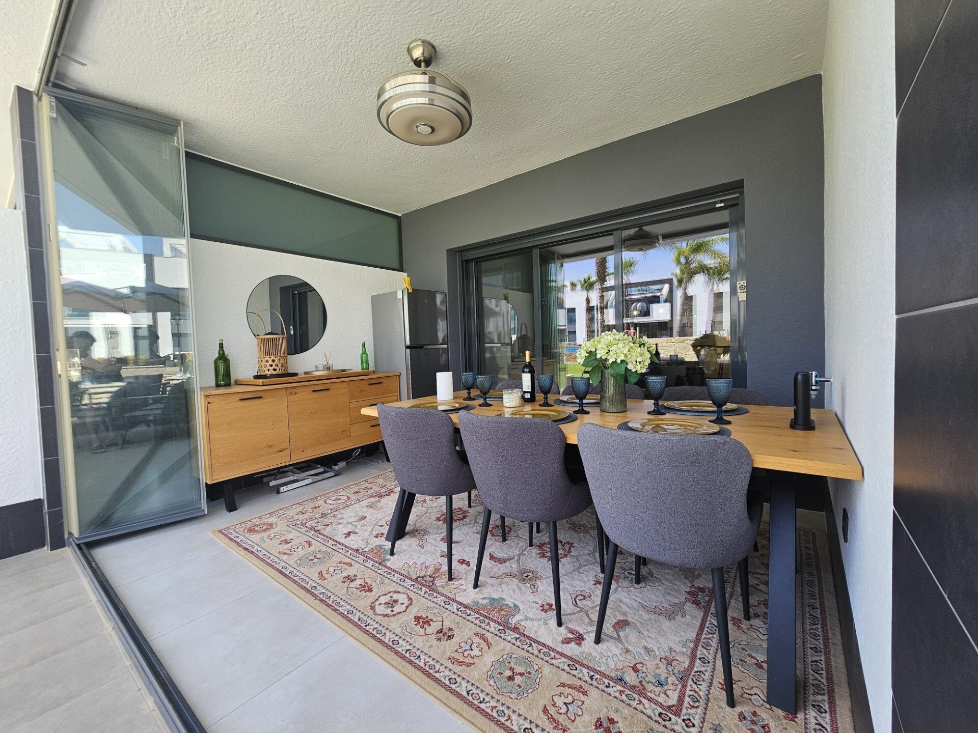 2-Bedroom Apartment in El Raso, Guardamar del Segura - Image 2