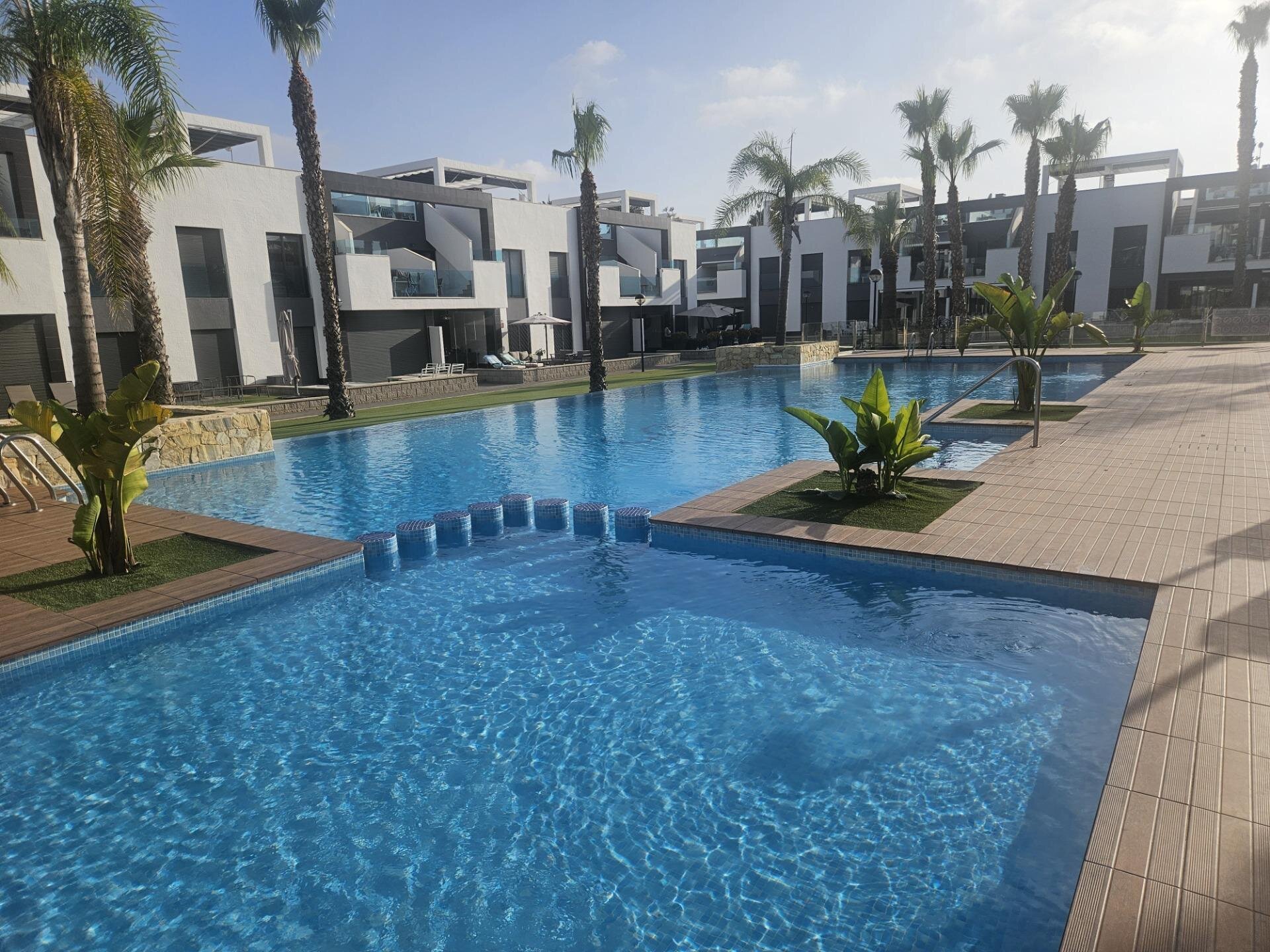 2-Bedroom Apartment in El Raso, Guardamar del Segura - Image 4