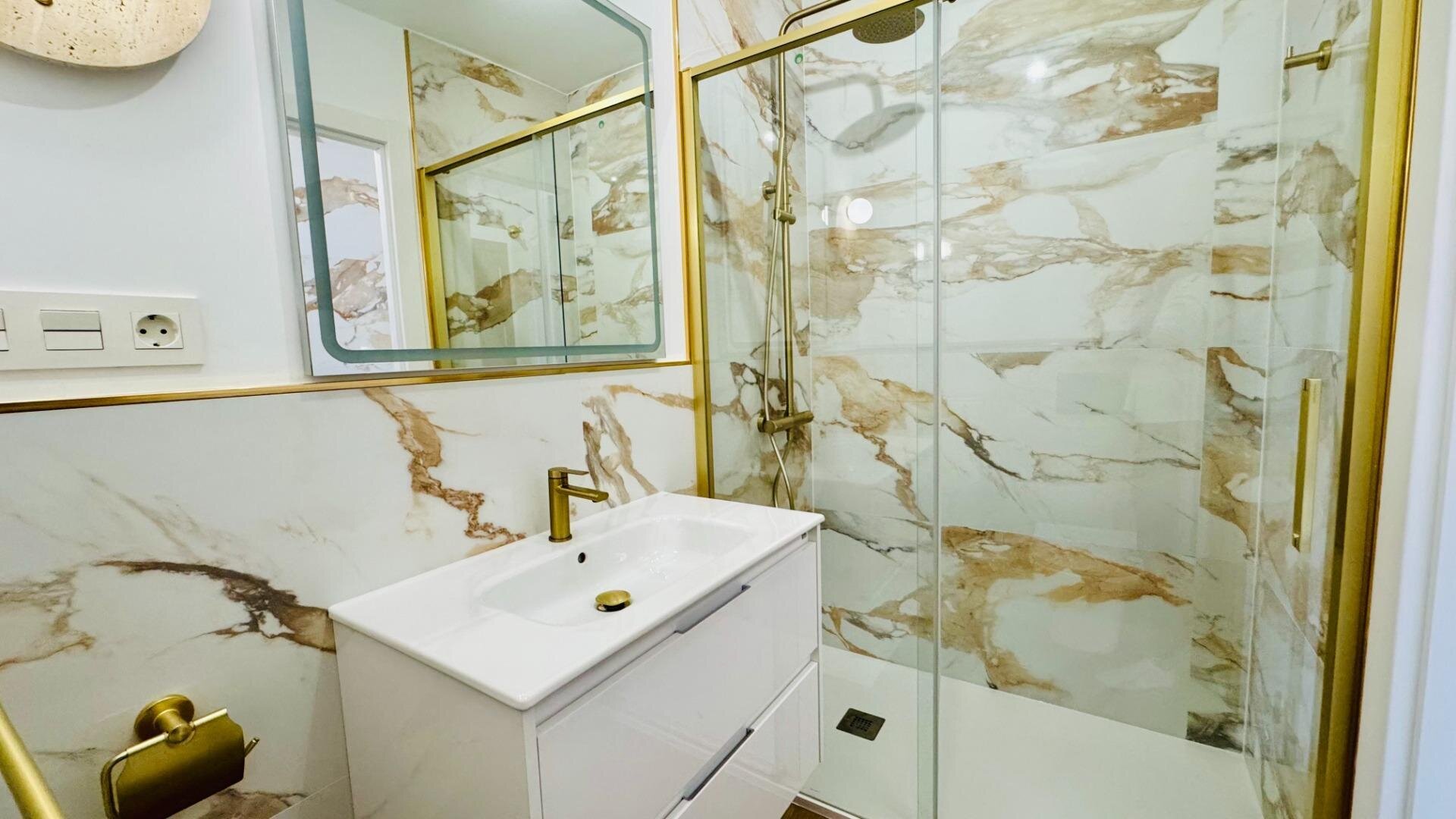 2-Bedroom Penthouse in Punta Prima, Torrevieja - Image 18