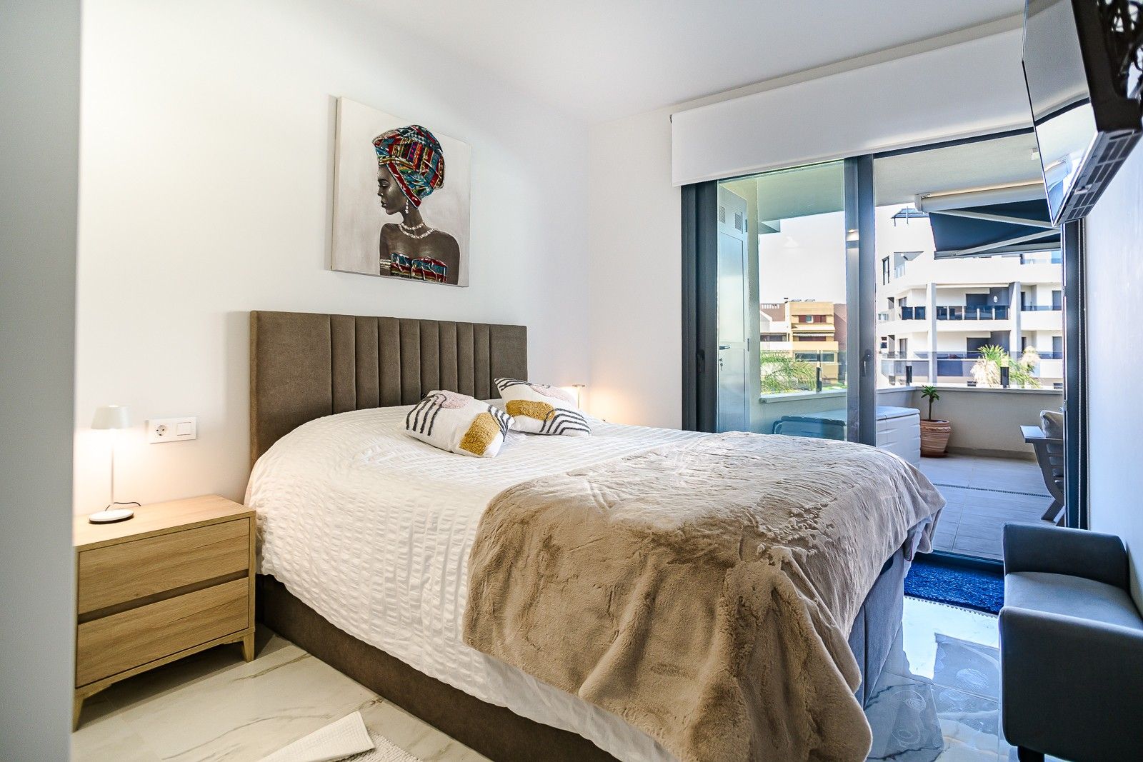 2-Bedroom Apartment in La Zenia, Orihuela Costa - Image 12