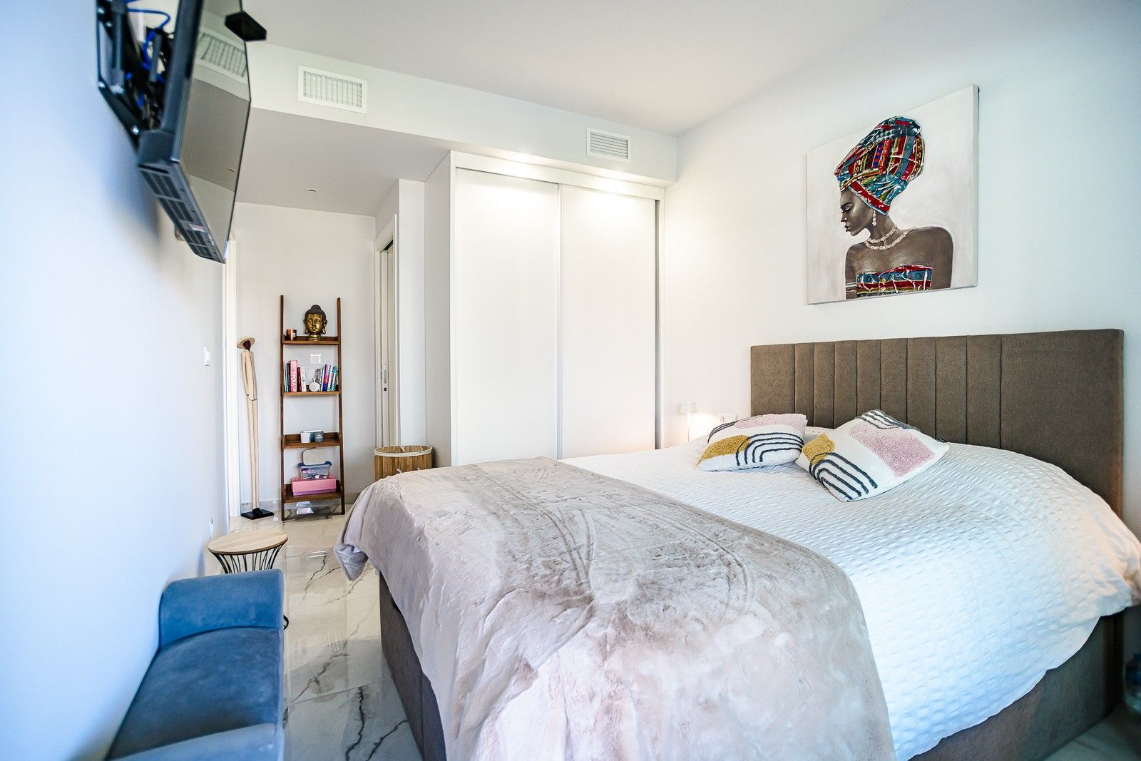 2-Bedroom Apartment in La Zenia, Orihuela Costa - Image 14