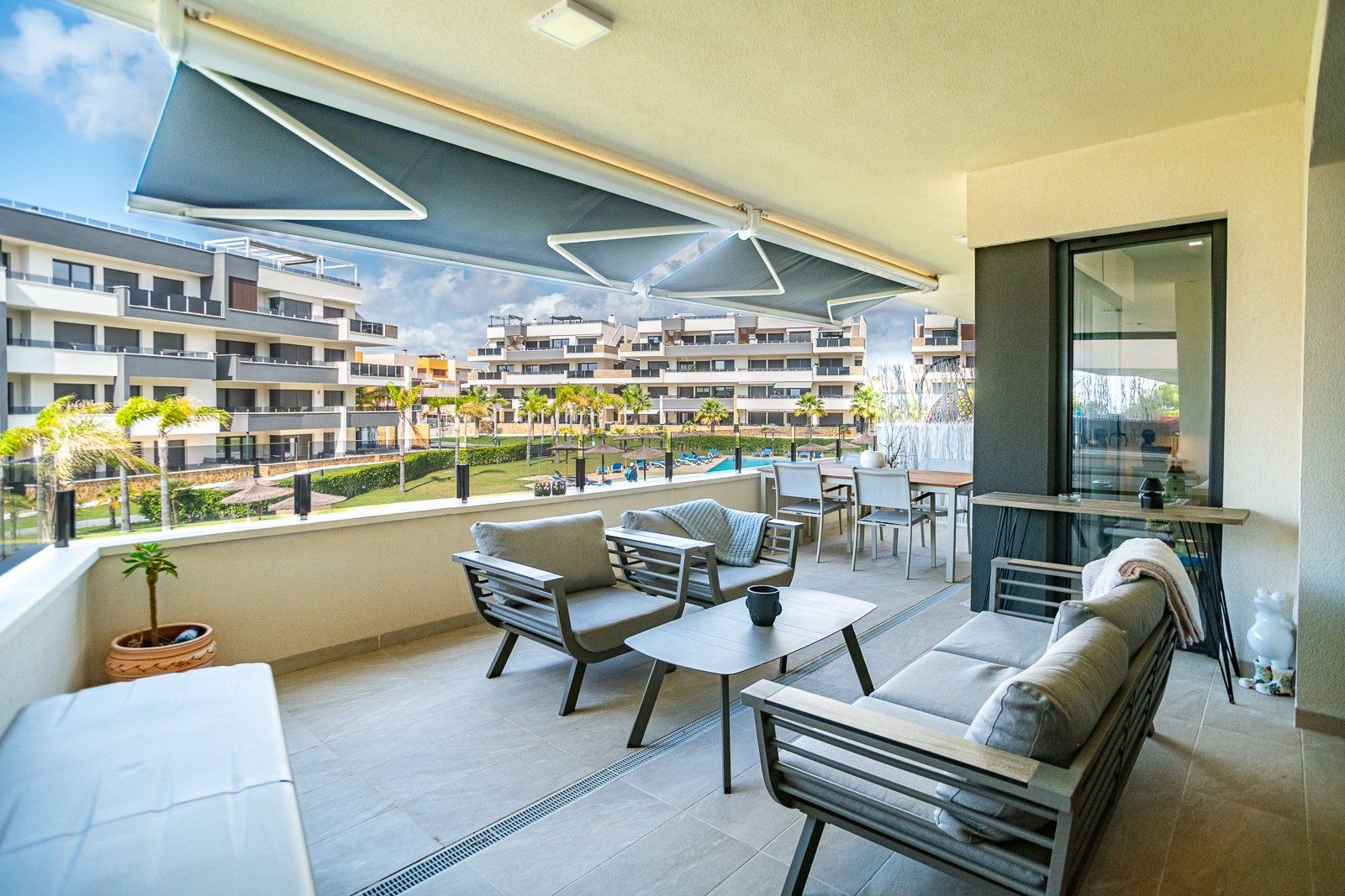 2-Bedroom Apartment in La Zenia, Orihuela Costa - Image 4