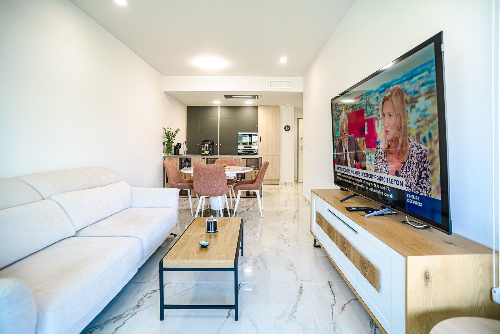2-Bedroom Apartment in La Zenia, Orihuela Costa - Image 6