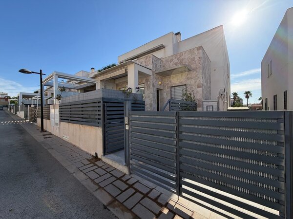3-Bedroom House in Aguas Nuevas, Torrevieja