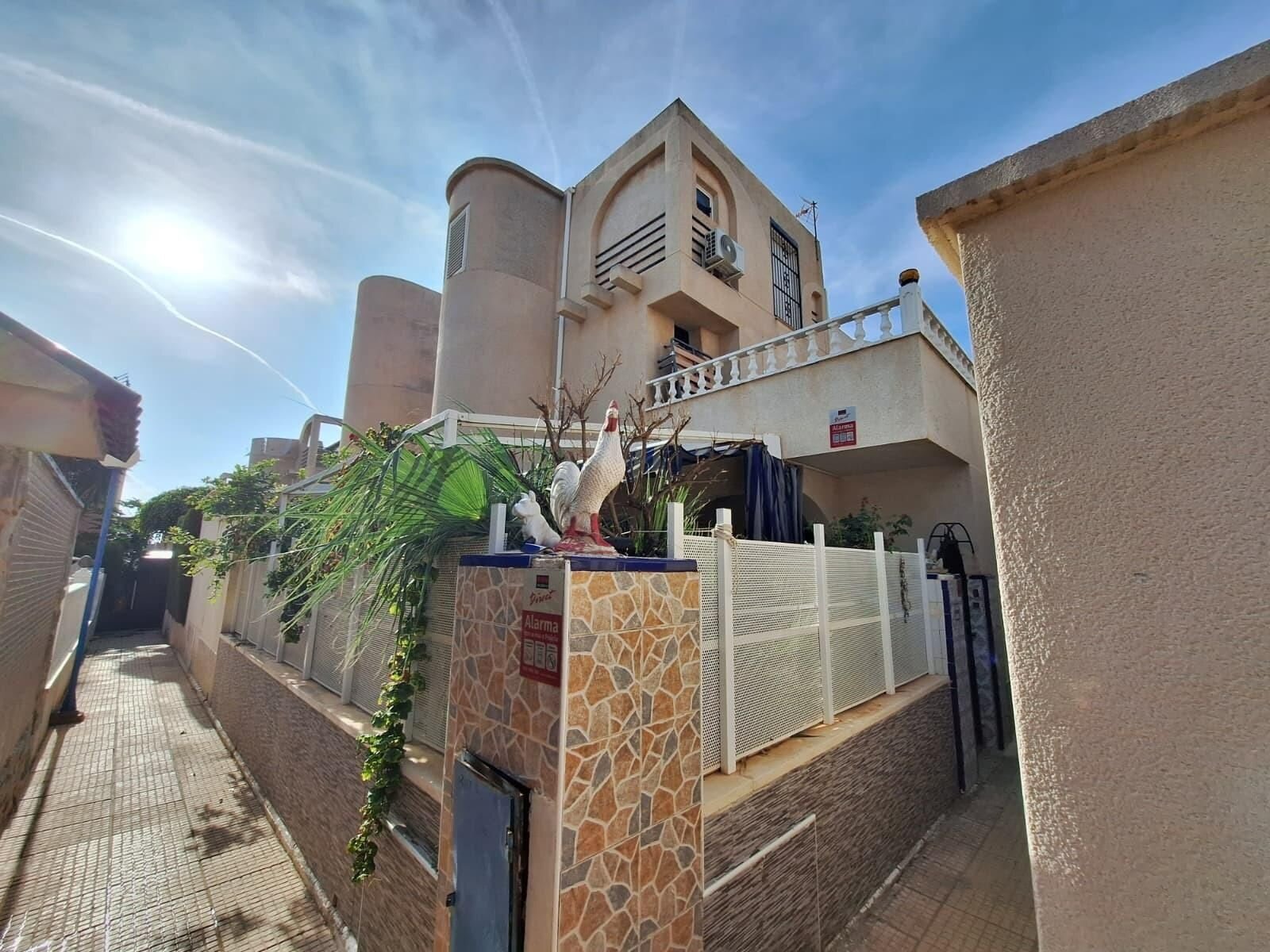 5-Bedroom Quad in Carrefour, Torrevieja - Image 1