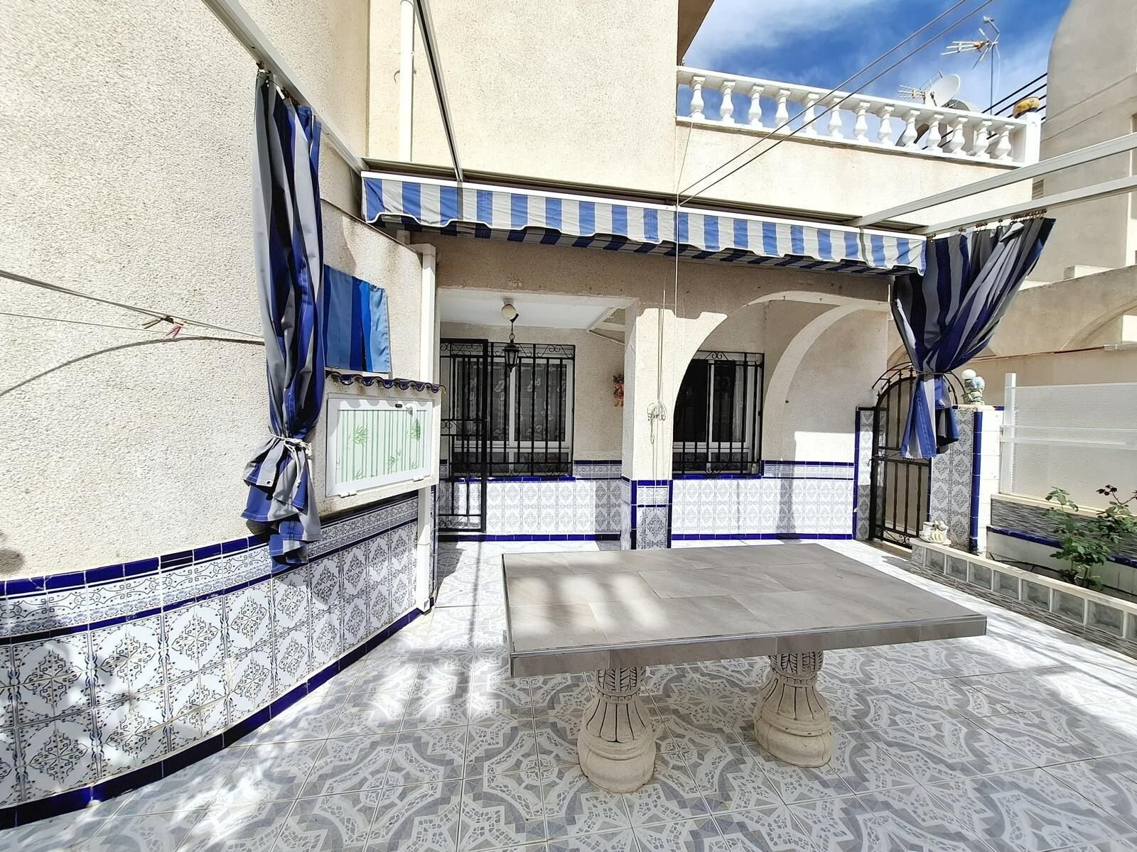 5-Bedroom Quad in Carrefour, Torrevieja - Image 3