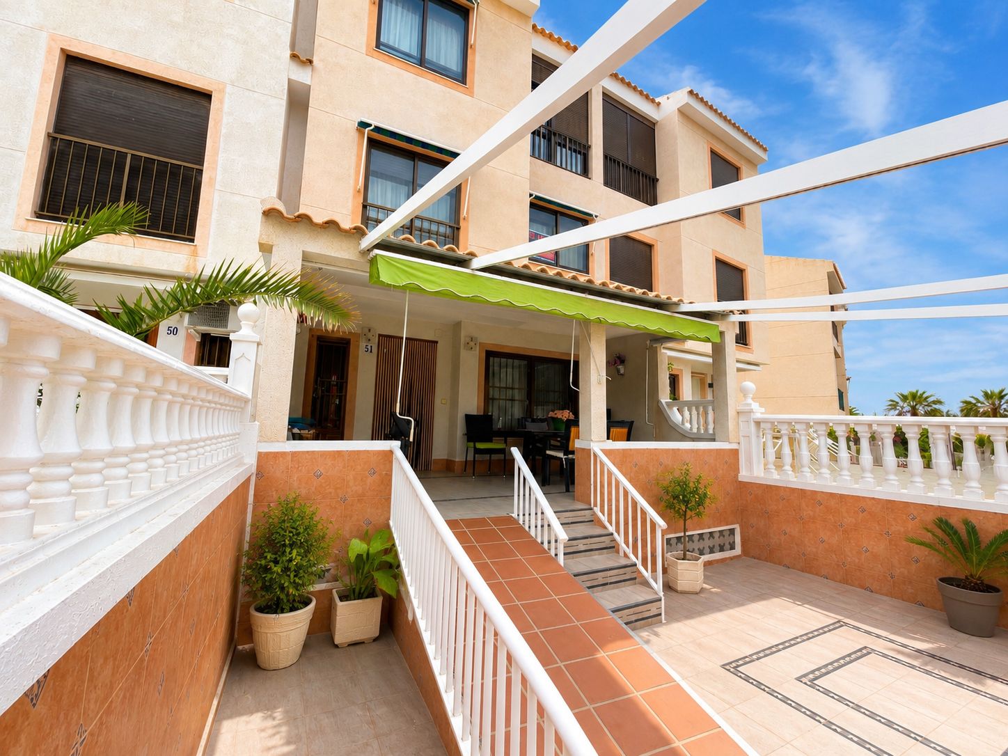 5-Bedroom House in Los Secanos, Guardamar del Segura - Image 1