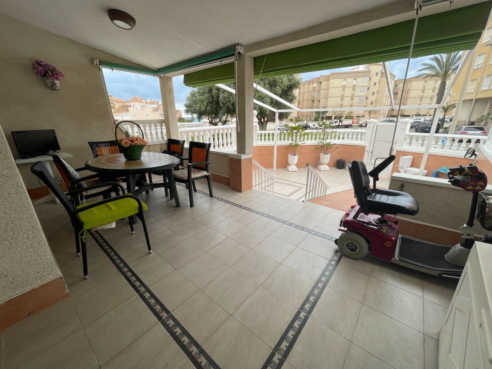 5-Bedroom House in Los Secanos, Guardamar del Segura - Image 1