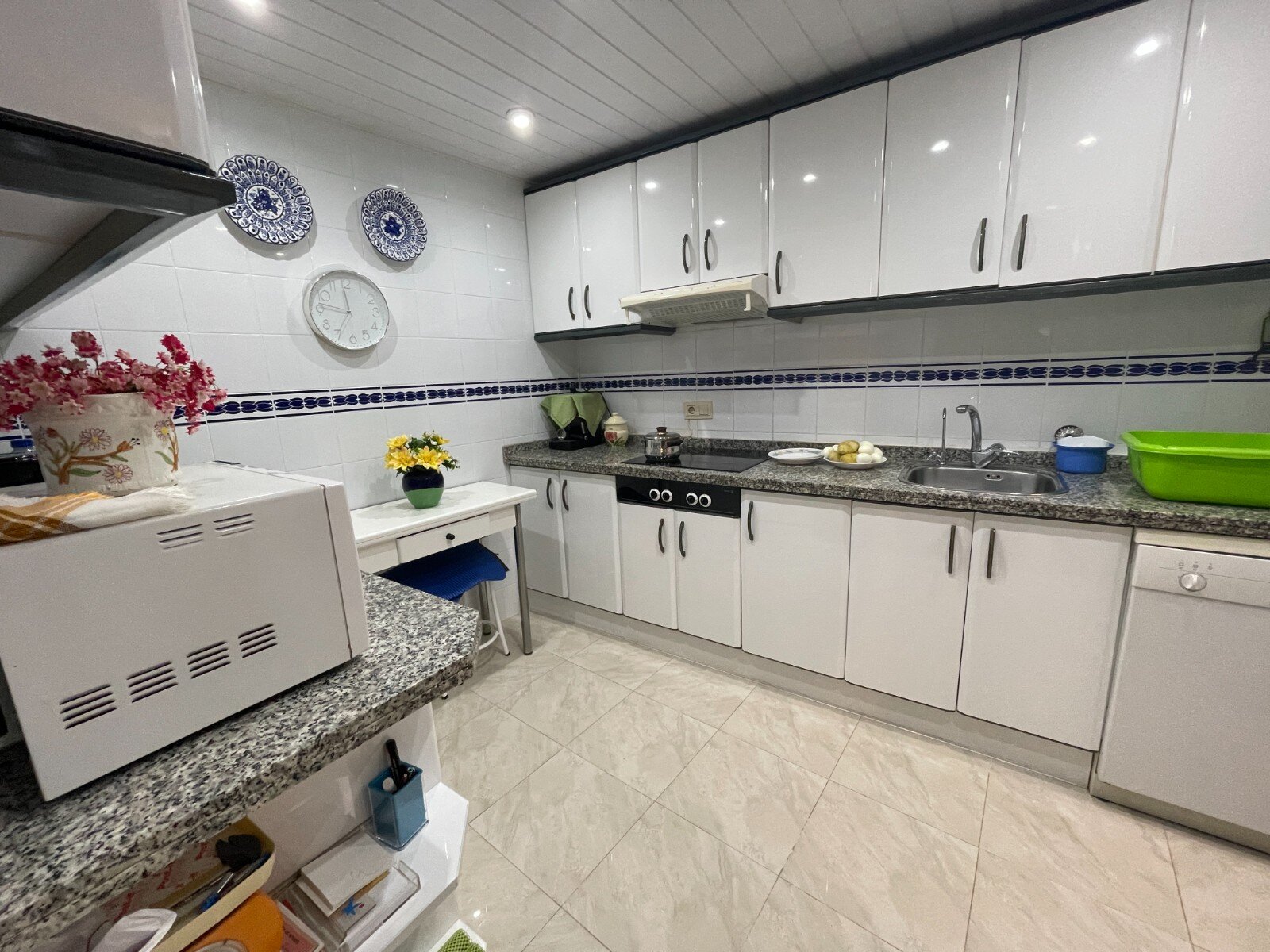 5-Bedroom House in Los Secanos, Guardamar del Segura - Image 11