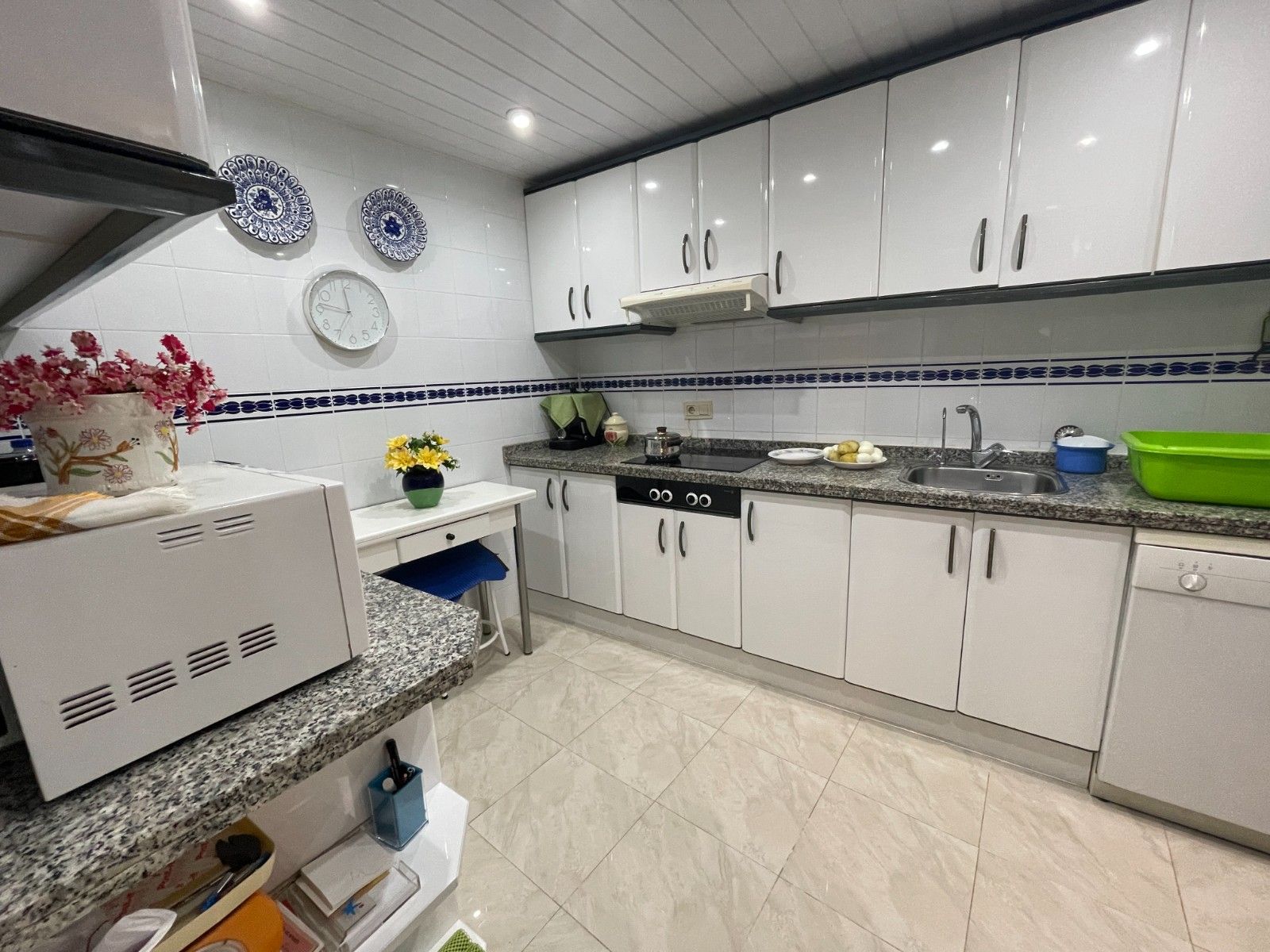 5-Bedroom House in Los Secanos, Guardamar del Segura - Image 12