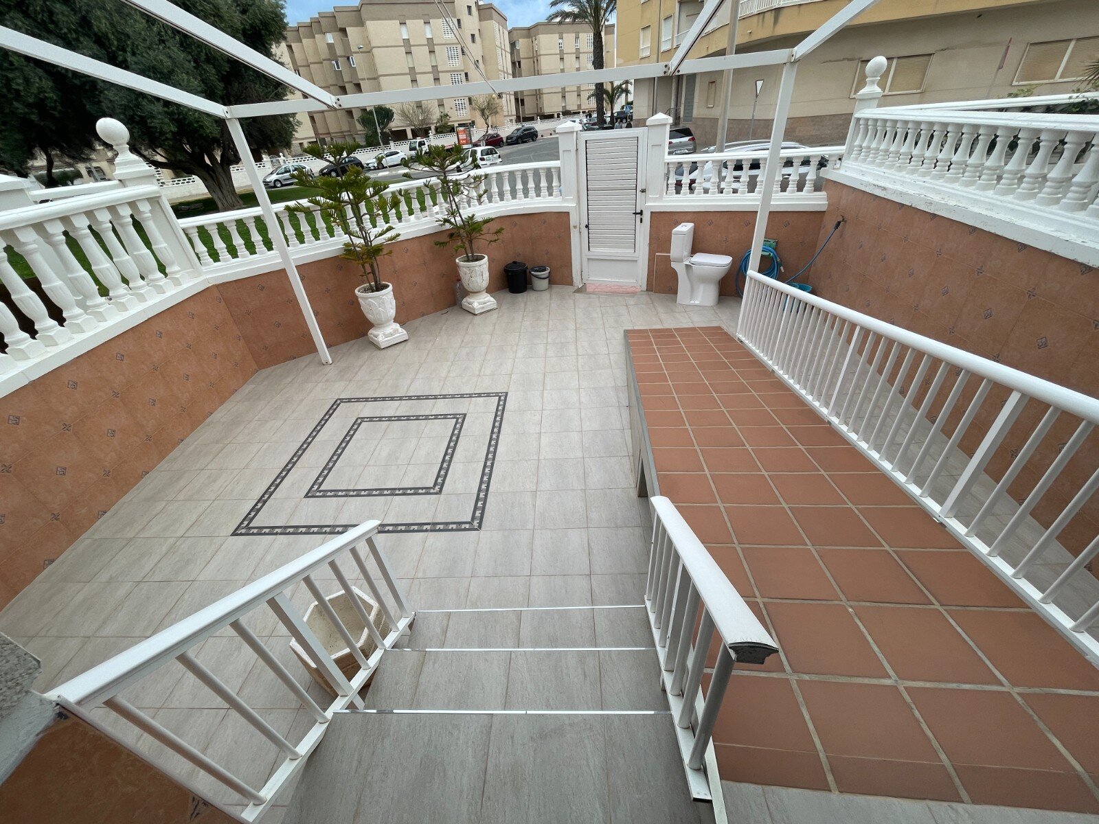 5-Bedroom House in Los Secanos, Guardamar del Segura - Image 7