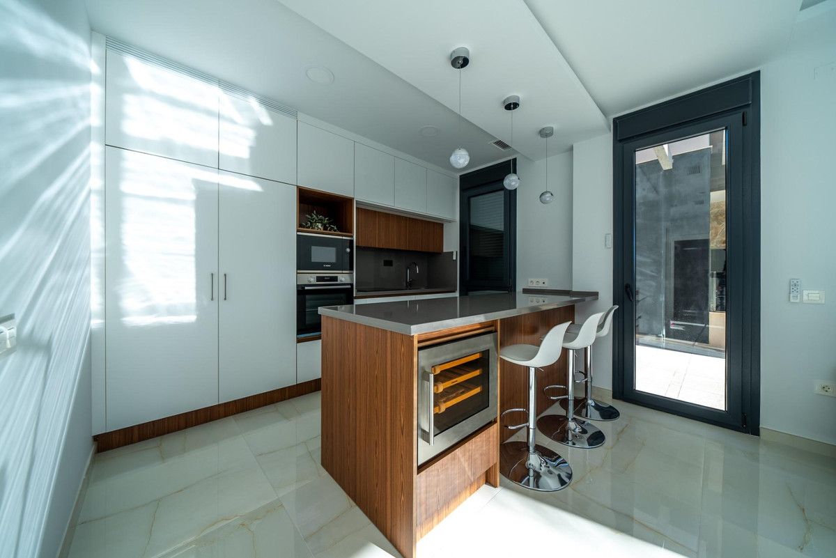 3-Bedroom Detached House in  Orihuela Costa | Sunny Casas... - Image 10