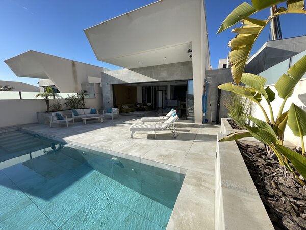 4-Bedroom Villa in Comunidad Valenciana, Almoradi