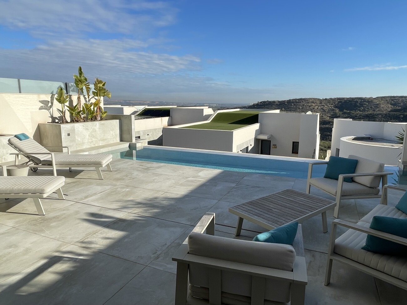 4-Bedroom Villa in Comunidad Valenciana, Almoradi - Image 4