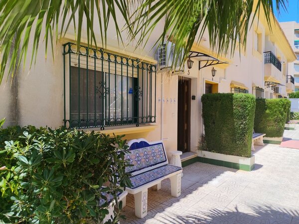 Casa de 3 Dormitorios en La Zenia, Orihuela Costa
